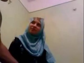 Amateur dubai geil hijab meisje geneukt bij thuis - desiscandal.xyz