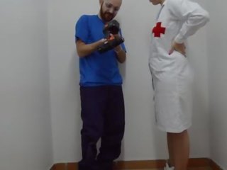 Şepagat uýasy doing first aid on gotak