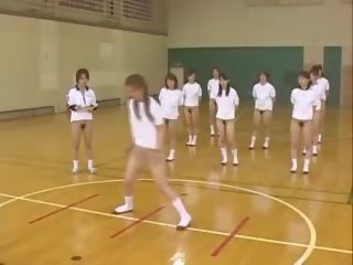 Japán tizenéves traning monokini -ban a edzőterem