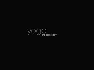Elegant umění jóga v the sky