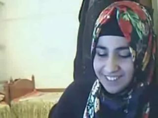 Video- - hijab tyttö näyttää perse päällä verkkokameran