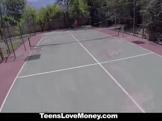 Teenslovemoney - tennis flittchen fickt für bargeld