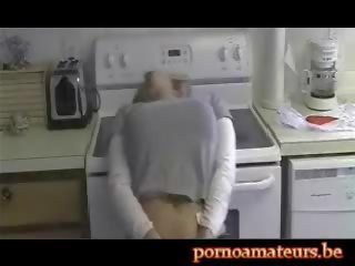 Genot masturbatingin de keuken