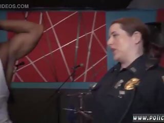 Λεσβιακό αστυνομία αξιωματικός και angell καλοκαίρια αστυνομία γαμήσι από συμμορία ακατέργαστος ταινία